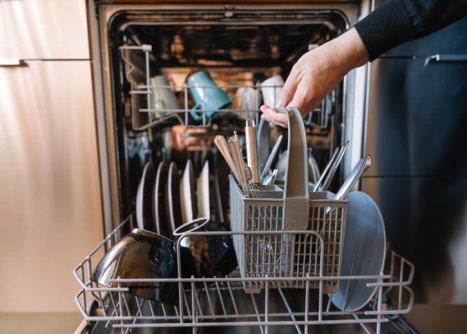 Como escolher a lava louças industrial ideal para seu restaurante